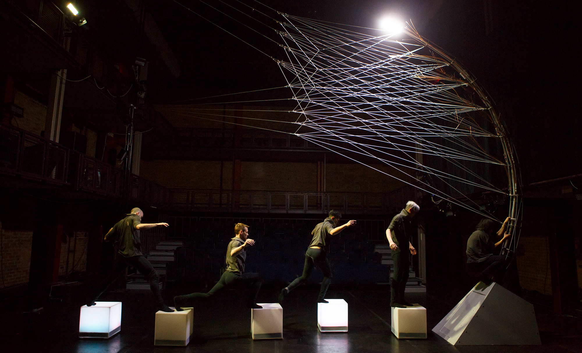 Image from vox:lumen by choreographer William Yong.